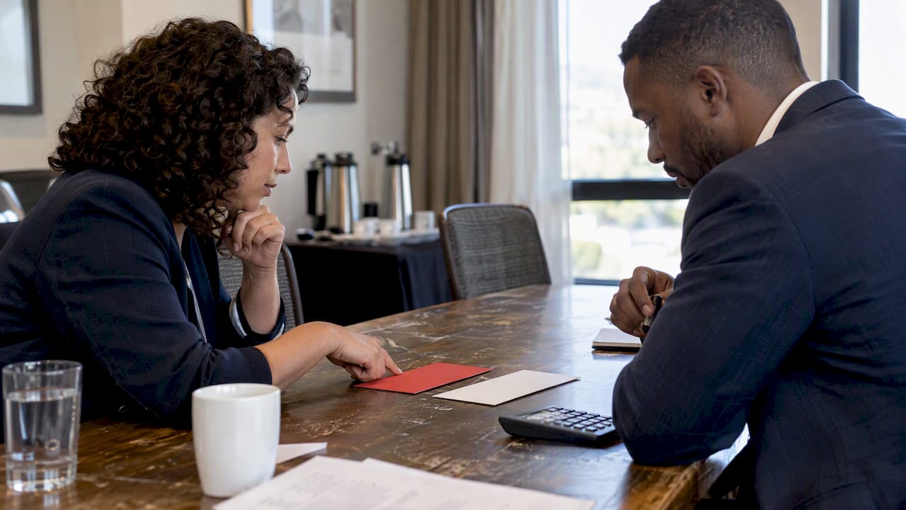 hr leaders comparing corporate gift pilot costs